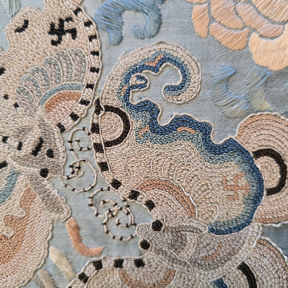 Early 20th Century Embroidery Silk Panel With Forbidden Stitch - Picture 6 of 15